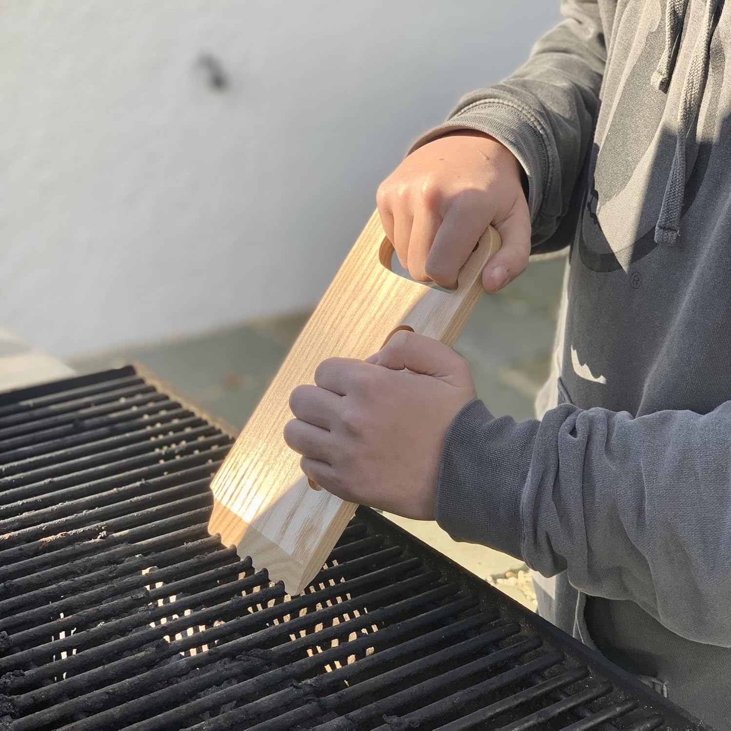 Outset Verde Collection Natural Wood Grill Scraper 10"