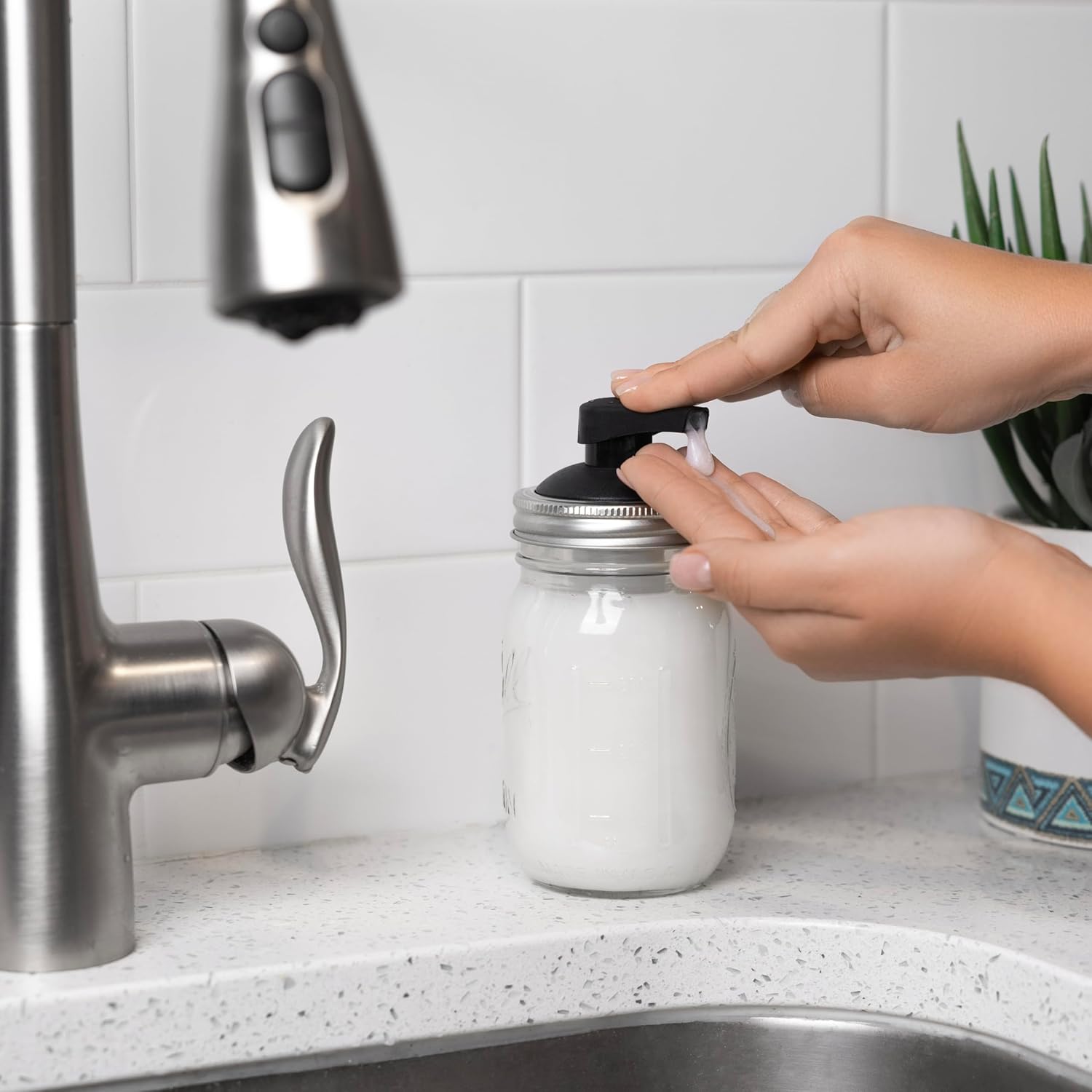 Jarware Black Foam Soap Pump