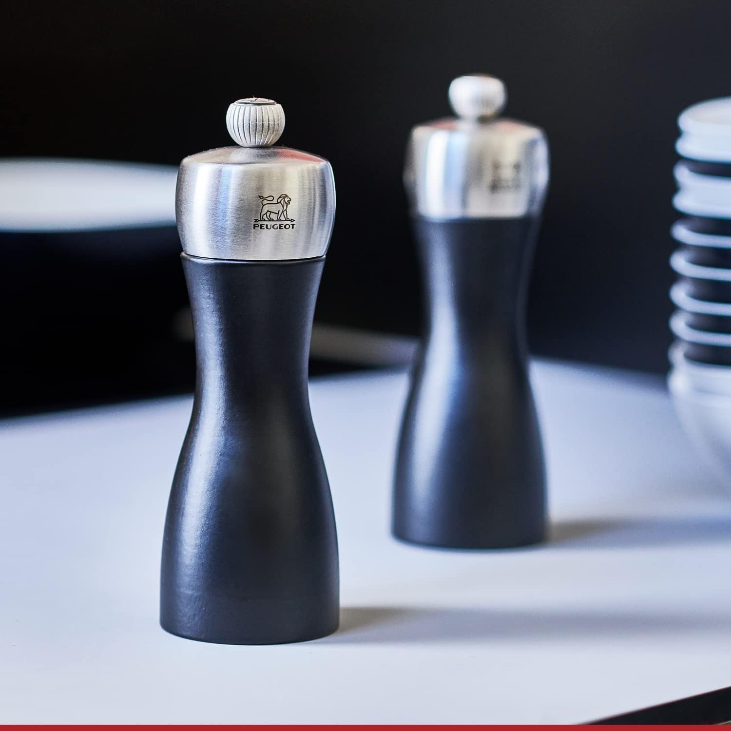 Peugeot Fidji Graphite Pepper Mill – 15 cm