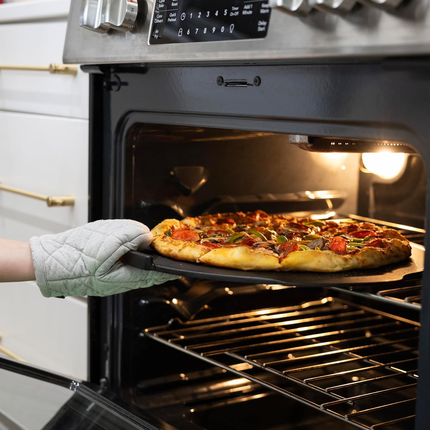 Outset Cast Iron Pizza Skillet Round