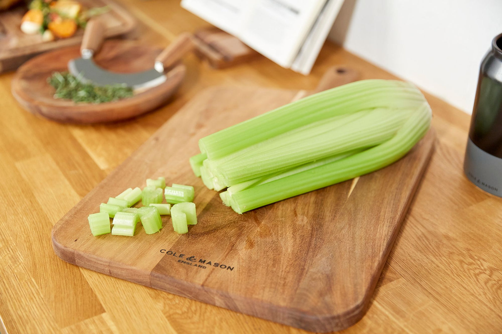 Cole & Mason Barkway Acacia Serving & Chopping Board – Large