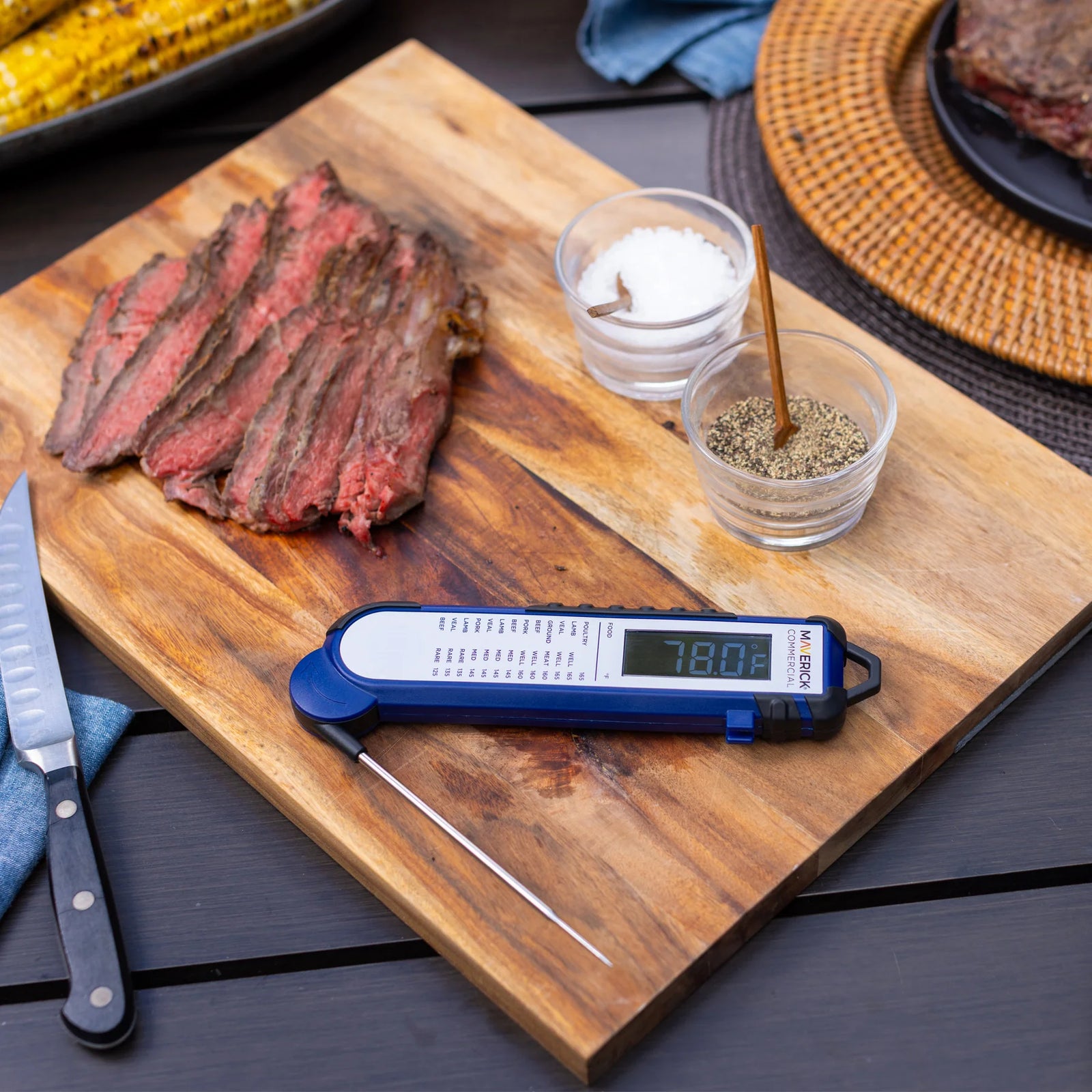 Maverick Pro-Temp Professional Thermocouple Thermometer - Blue