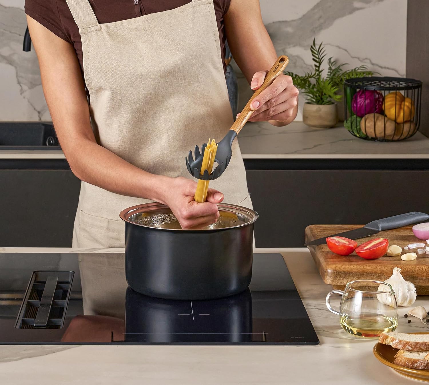 Zyliss Spaghetti Server with Oak Wood Handle