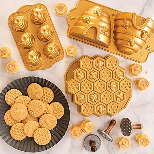 Nordic Ware Honeycomb Cake Pan