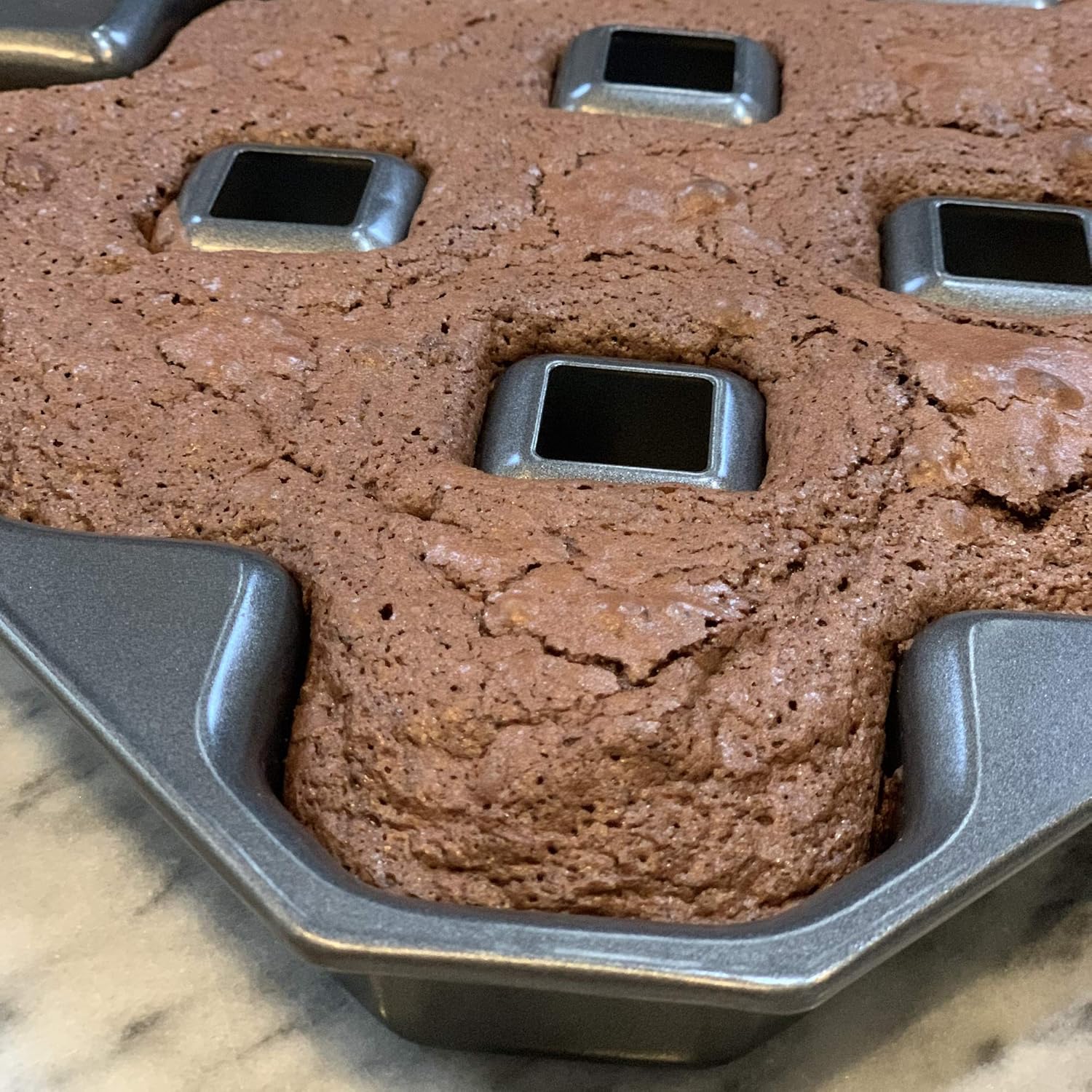 Bakelicious Crispy Corner Pan