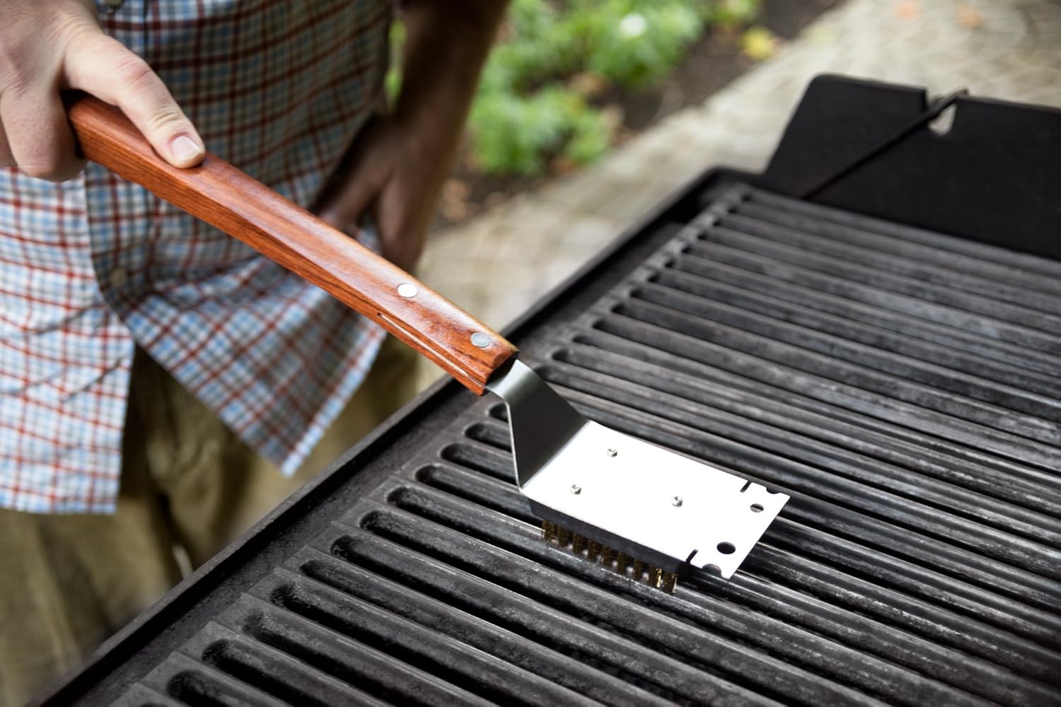 Outset Rosewood Grill Brush