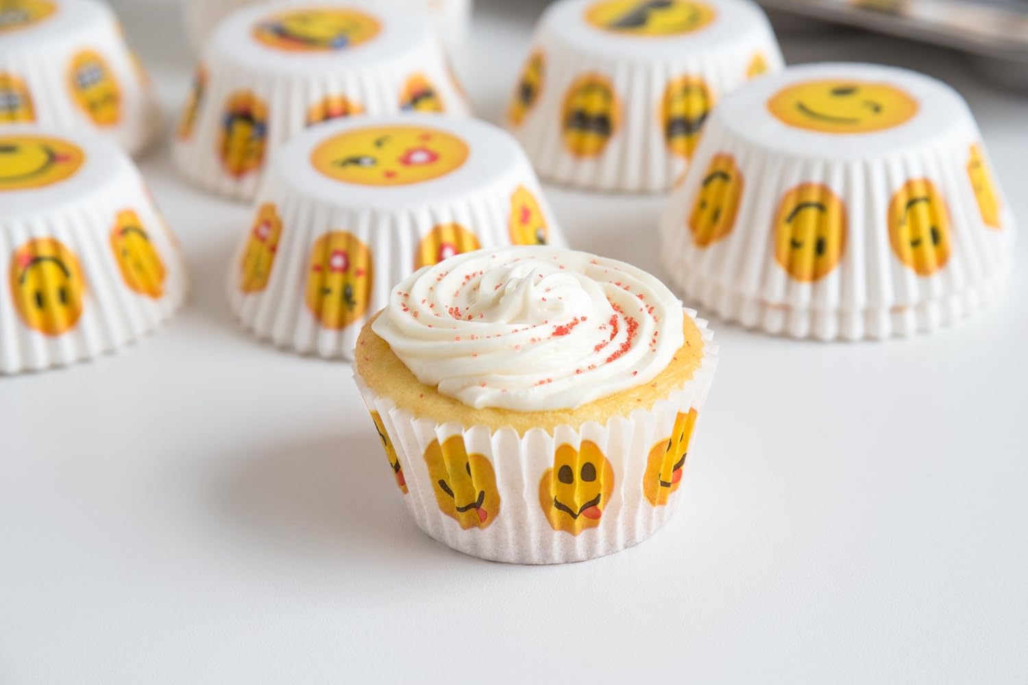 Fox Run Mixed Emoji Baking Cup Set of 300