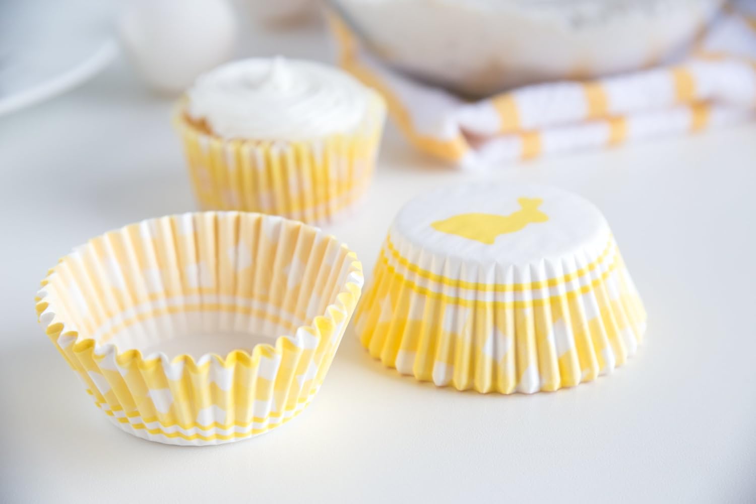 Fox Run Yellow Gingham Bunny Baking Cup Set of 50