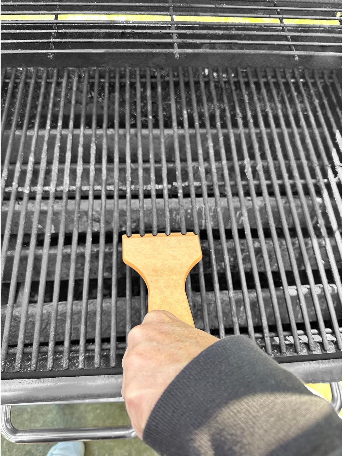 Outset Small Grill Grate Scraper – Verde Paper Fiber