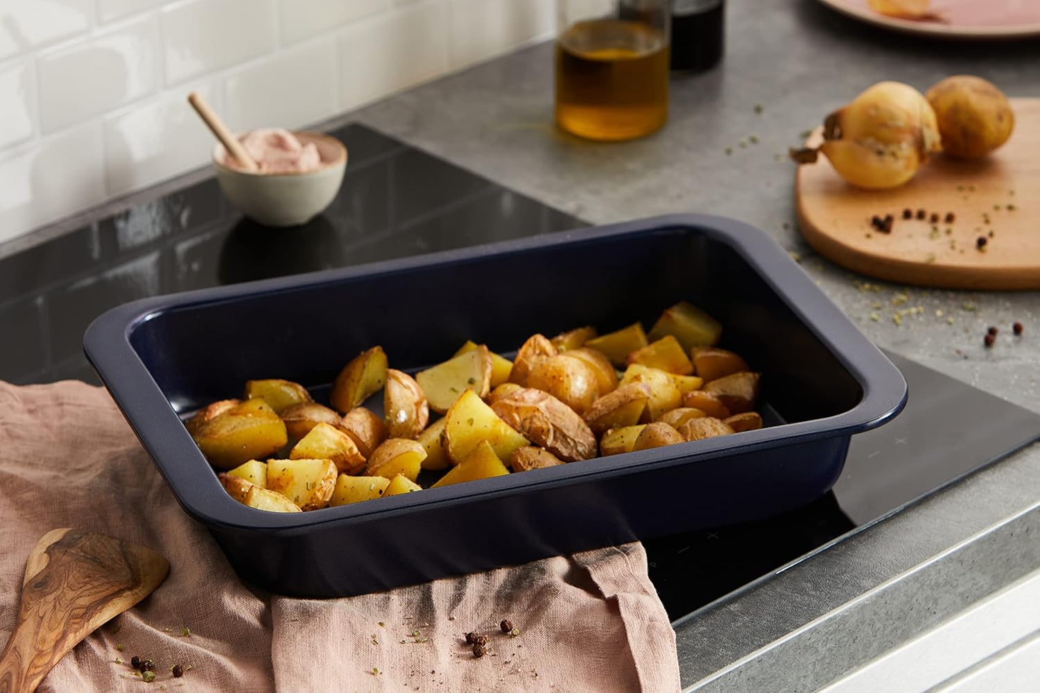 Zyliss Oven Tray – 39 x 27 cm by Kitchen Niche