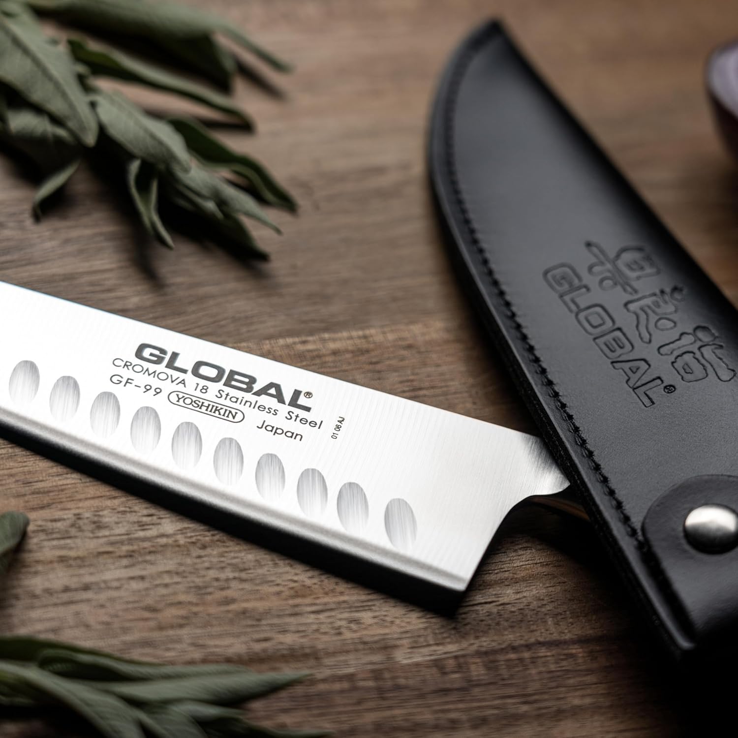 Global Chef’s Knife – Fluted – 20.5 cm / 8.1"