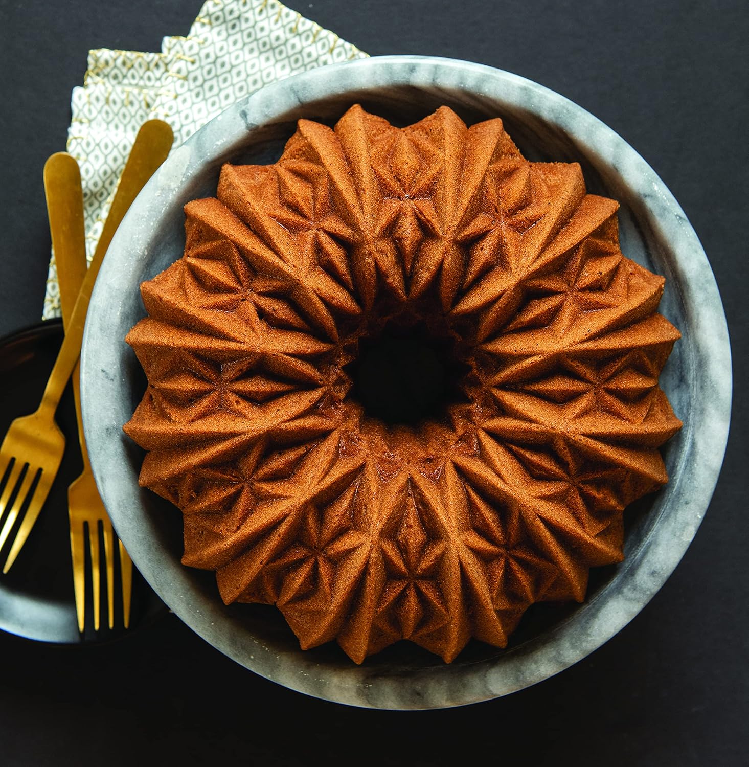 Nordic Ware Cut Crystal Bundt Pan