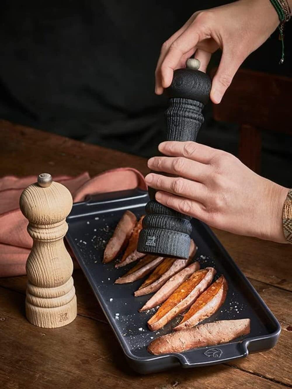 Peugeot Paris Nature Black Salt Mill – 23 cm