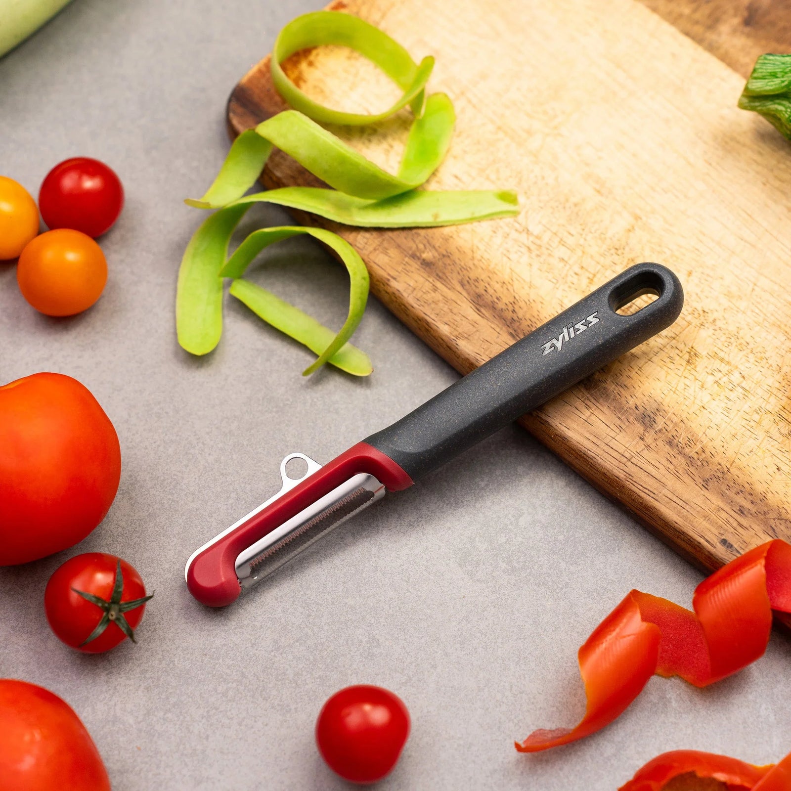Zyliss Soft Skin Peeler – Serrated