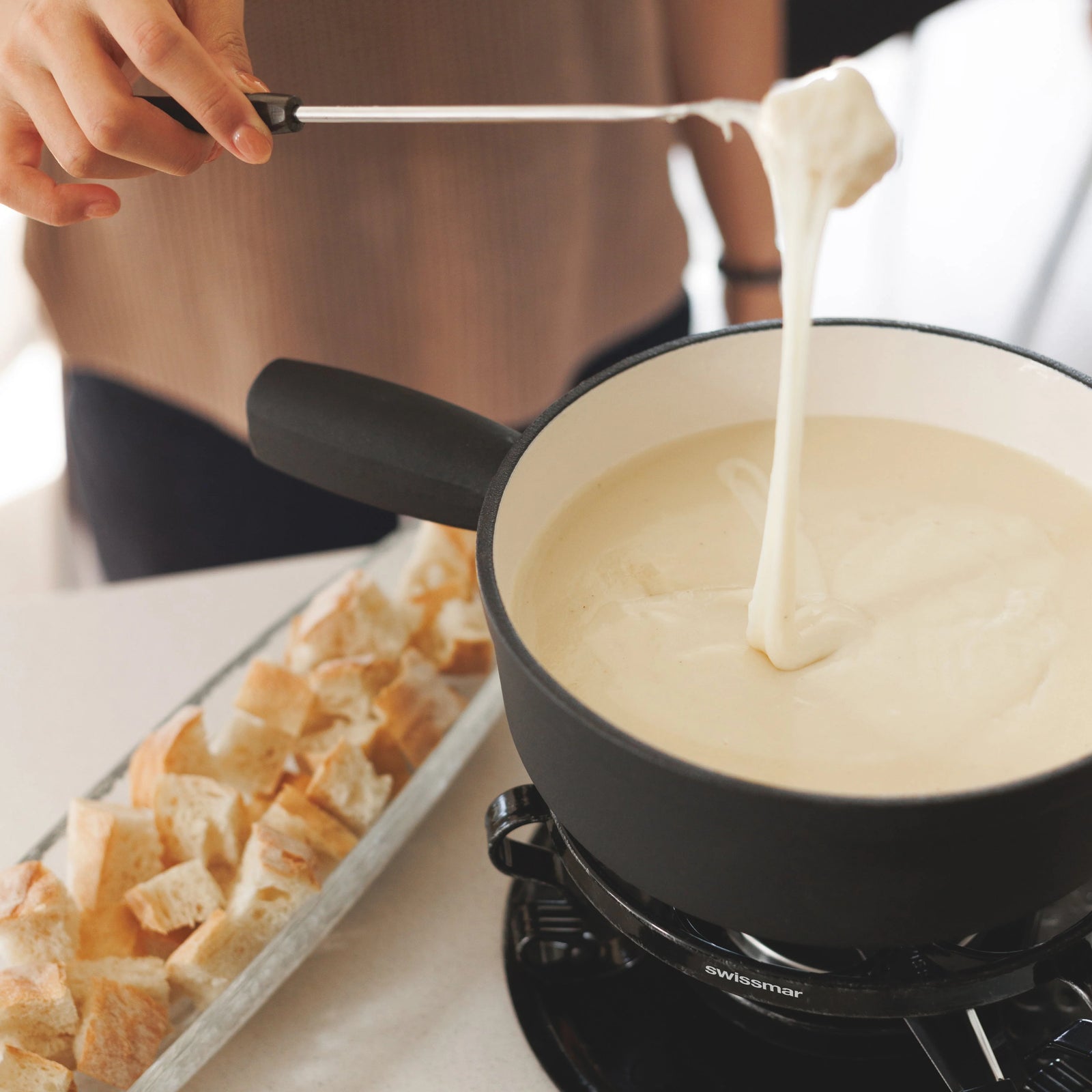 Swissmar Lugano Cast Iron Cheese Fondue Set – Black Matte