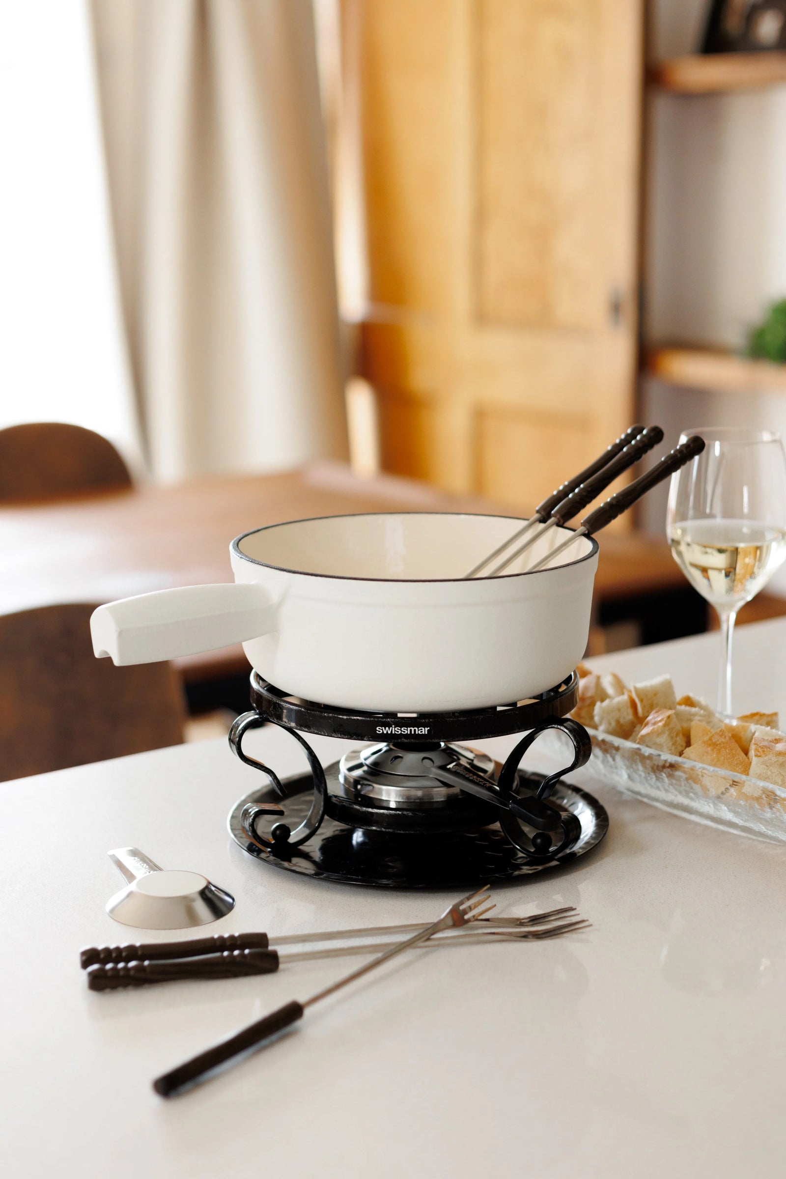 Swissmar Lugano Cast Iron Cheese Fondue Set – Matte White