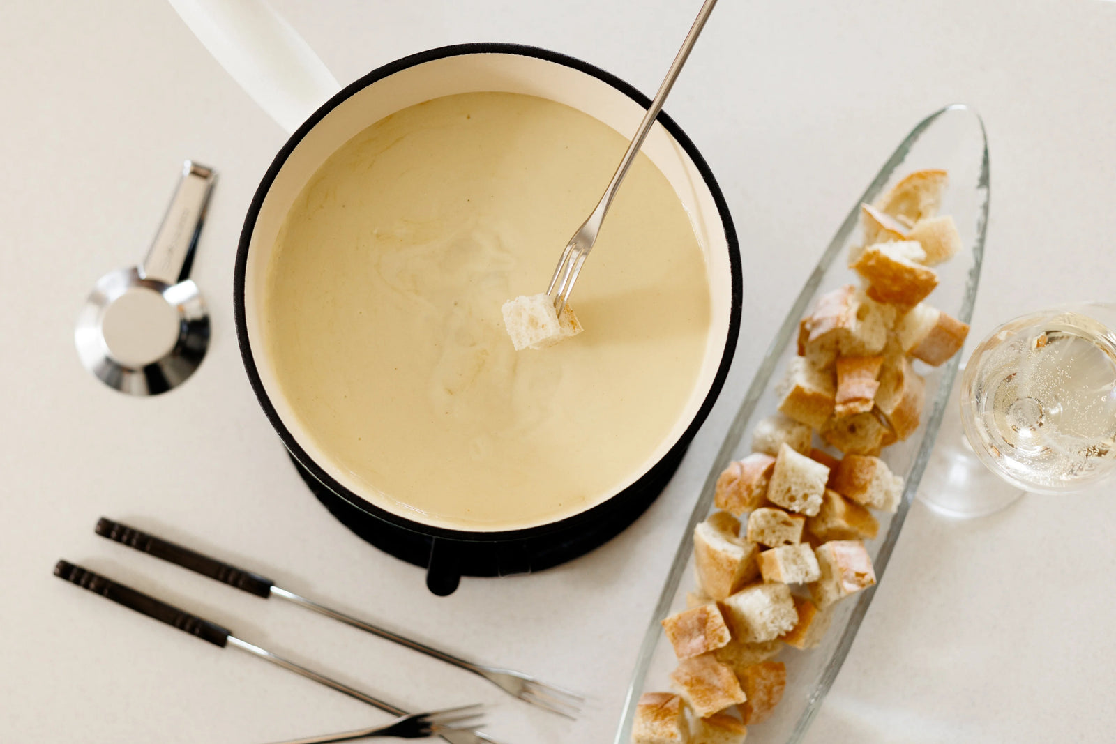 Swissmar Lugano Cast Iron Cheese Fondue Set – Matte White
