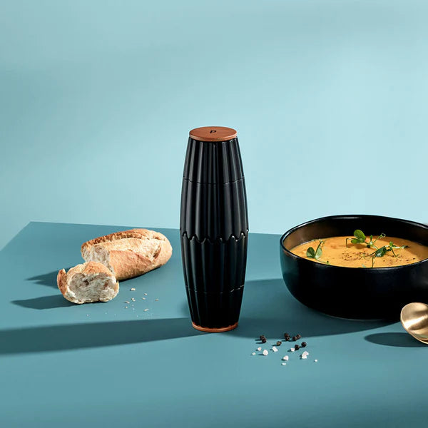 AdHoc MagTwo Salt and Pepper Mill Set – Black – 7.28" / 18.5 cm