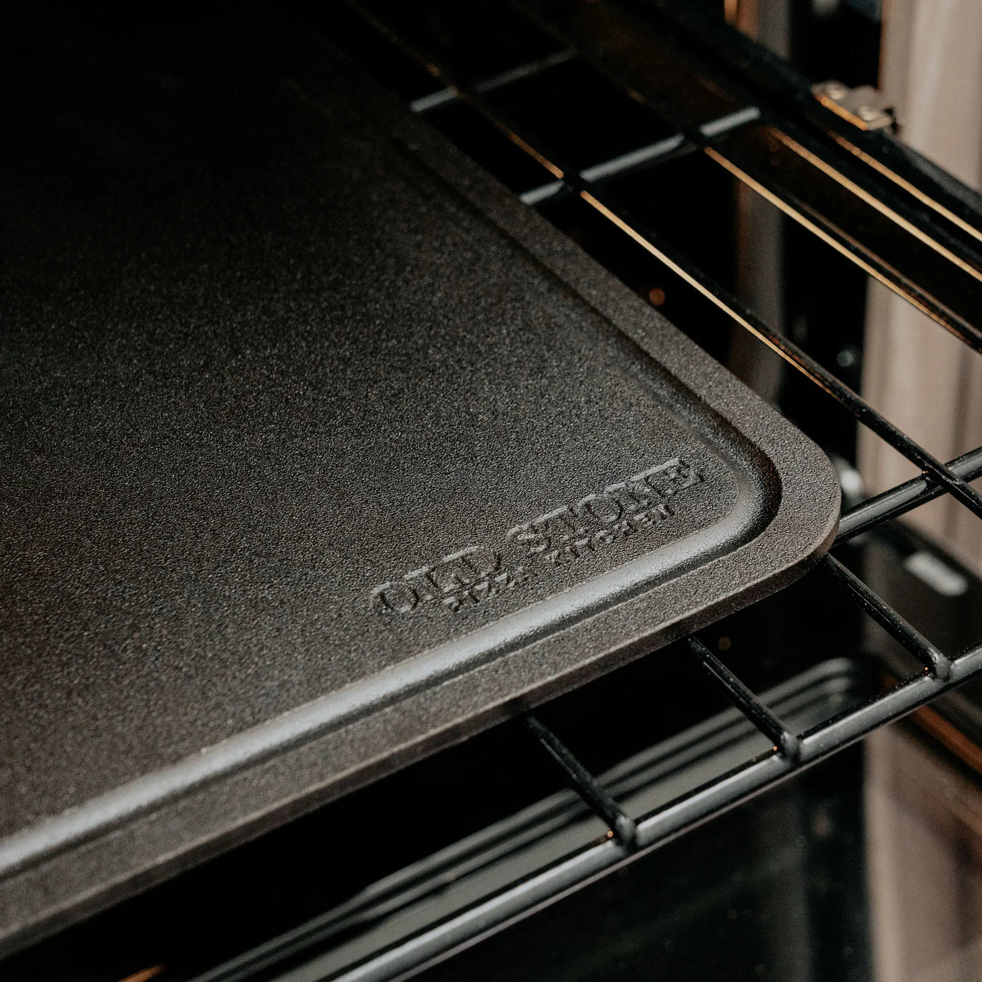 Old Stone Pizza Kitchen Pizza Steel with Moat, 14x14-Inch Old Stone Pizza Kitchen by Kitchen Niche