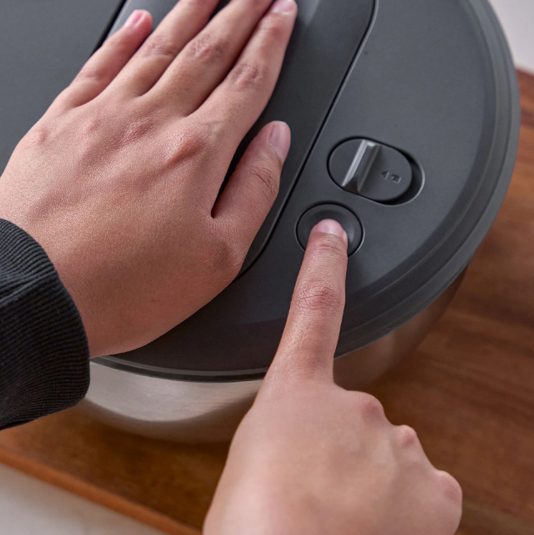 Zyliss Swift Dry Salad Spinner Stainless Steel – Small