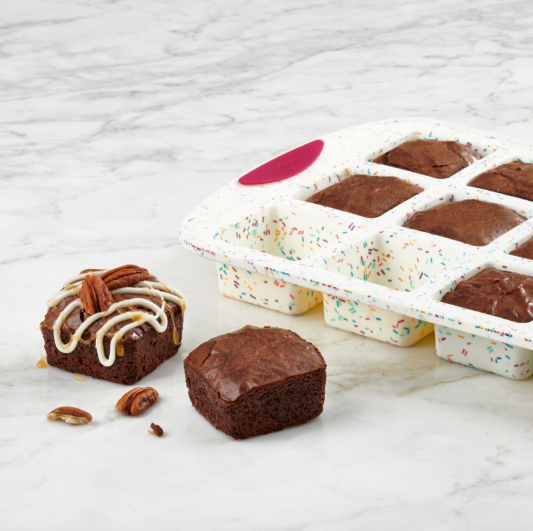 Trudeau Silicone Brownie Baking Pan – Confetti Fuchsia – 12-Cavity Trudeau by Kitchen Niche
