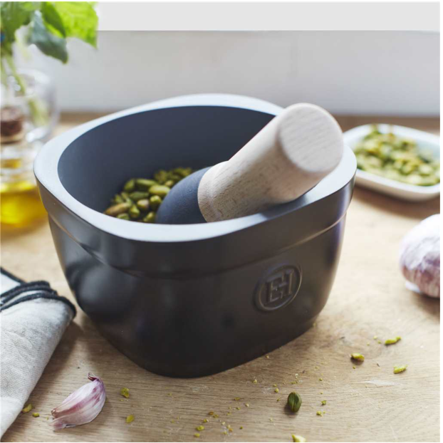 Emile Henry Mortar & Pestle – Truffle Black (Truffe) – 15 x 15.8 x 9.6 cm – 0.9 L Emile Henry by Kitchen Niche