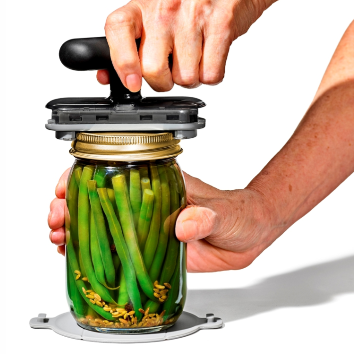 OXO Good Grips Twisting Jar Opener