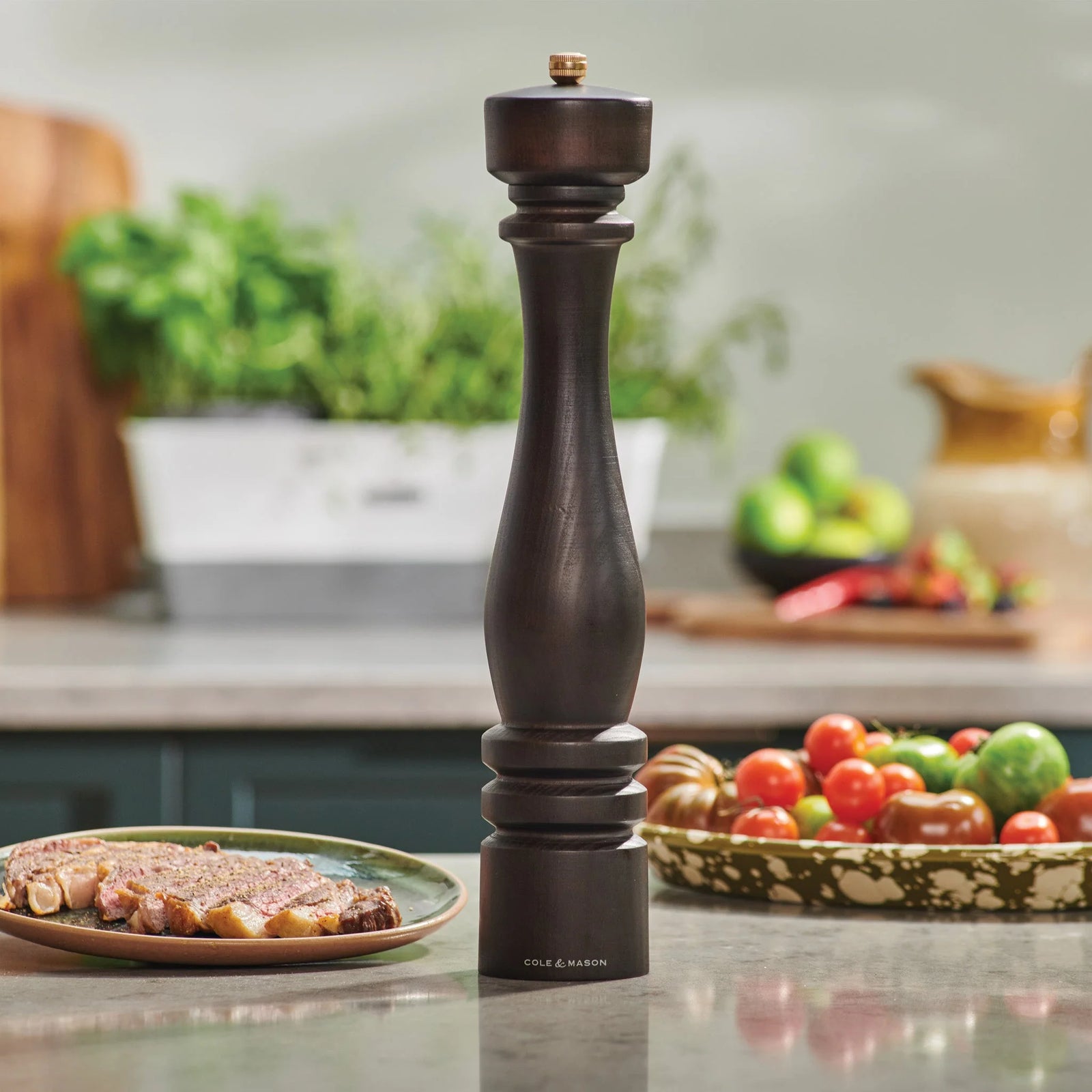 Cole & Mason London Pepper Mill – Chocolate Wood – 16" / 40 cm