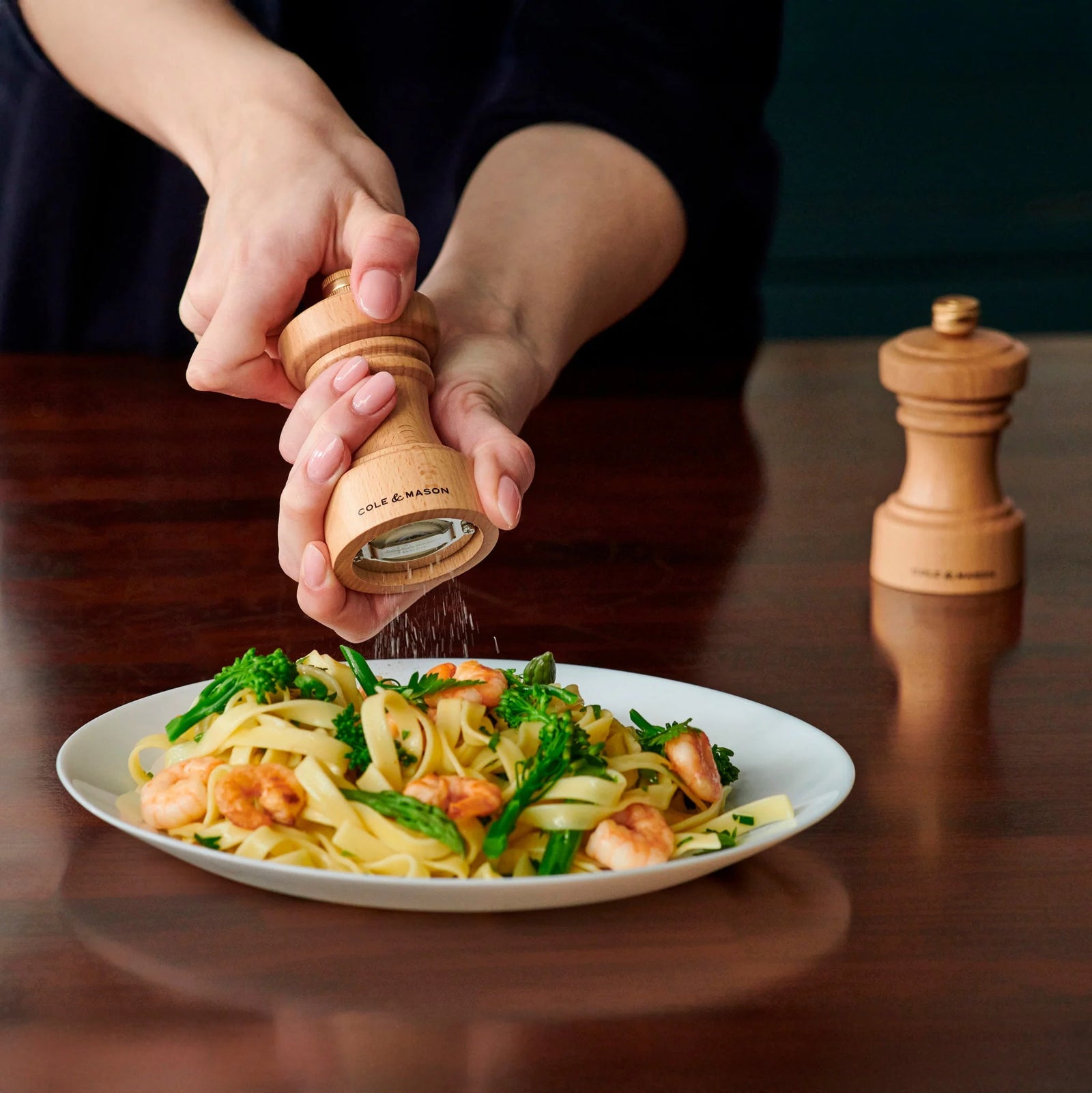 Cole & Mason Hoxton Pepper Mill – Natural Beech