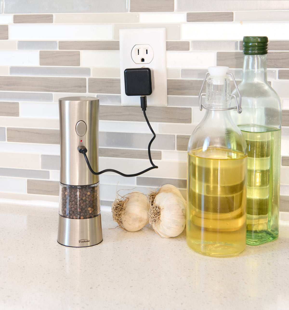 Trudeau EVO Rechargeable Pepper or Salt Mill – Stainless Steel – USB – Unfilled