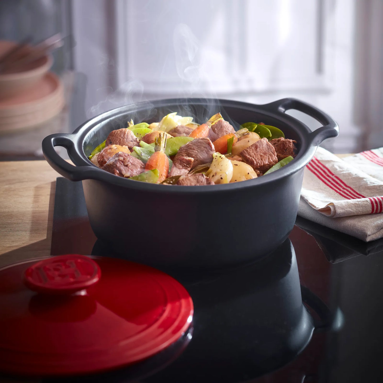 Emile Henry Sublime+ Round Casserole – Burgundy Red – 5.5 L