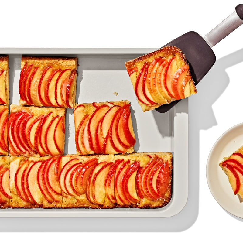 OXO Pro Ceramic Coated Cake Pan – 9" x 13"