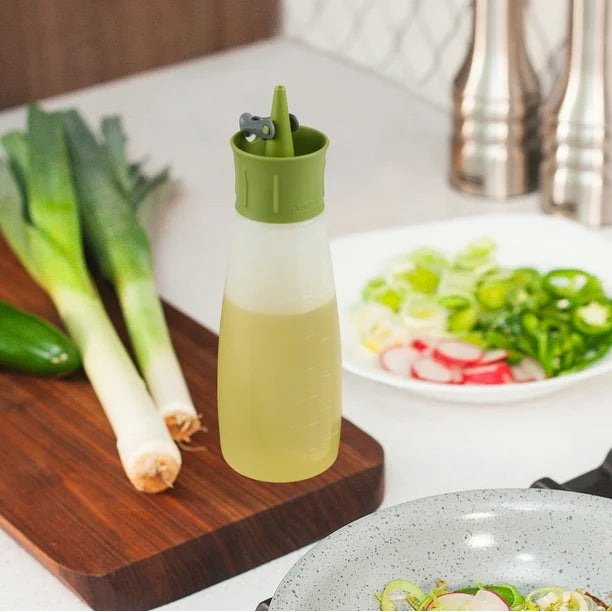 Trudeau Squeeze Oil Bottle – 12 oz