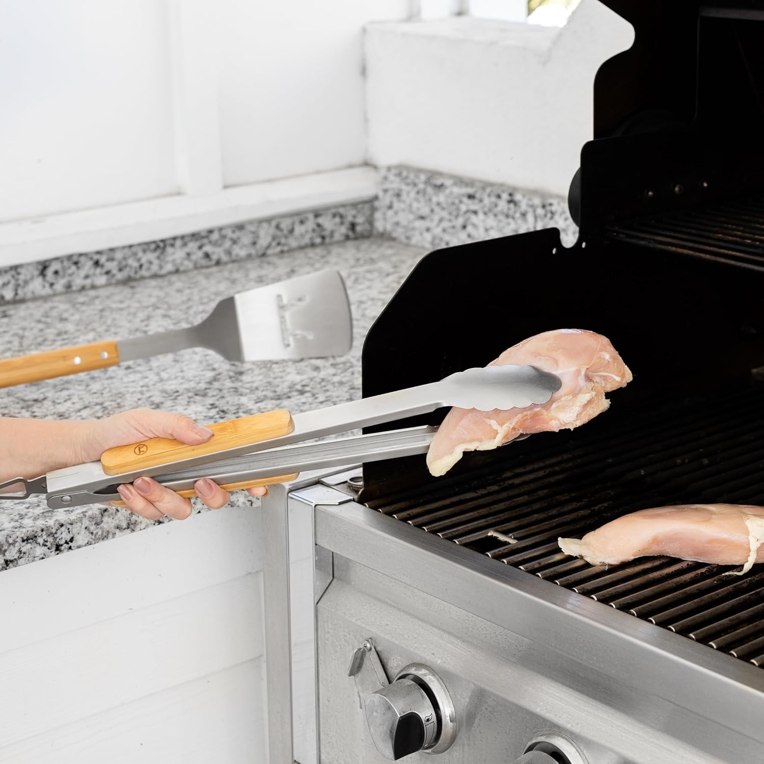 Outset Verde Locking Tongs