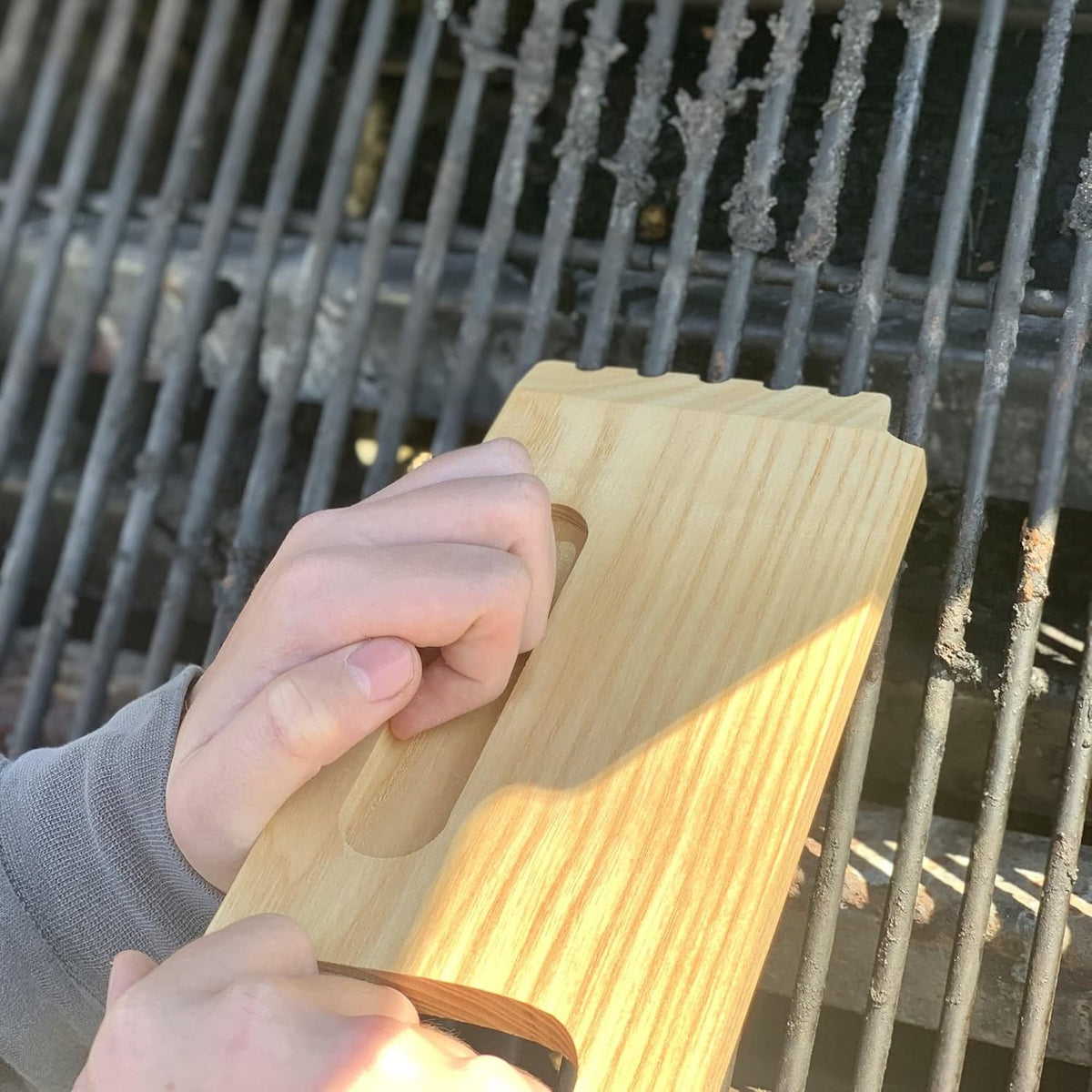 Outset Verde Collection Natural Wood Grill Scraper 10"