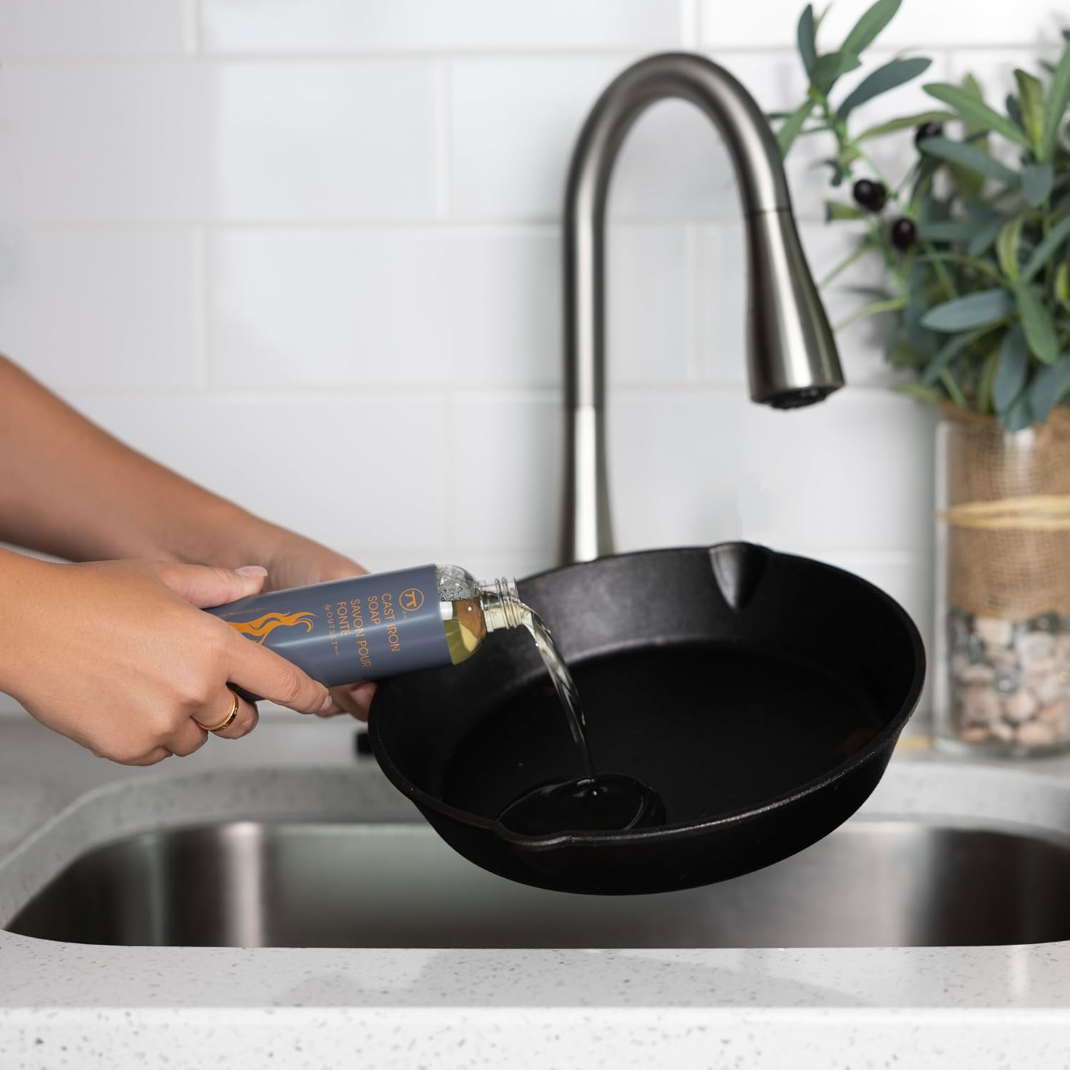 Outset Cast Iron Soap 8 oz