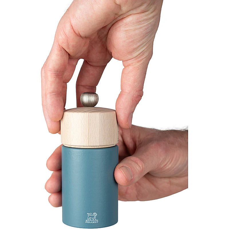 Peugeot Boreal Manual Pepper Mill – Celestial Blue Beechwood – 12 cm