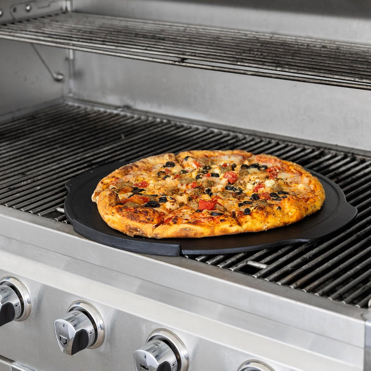 Outset Cast Iron Pizza Skillet Round