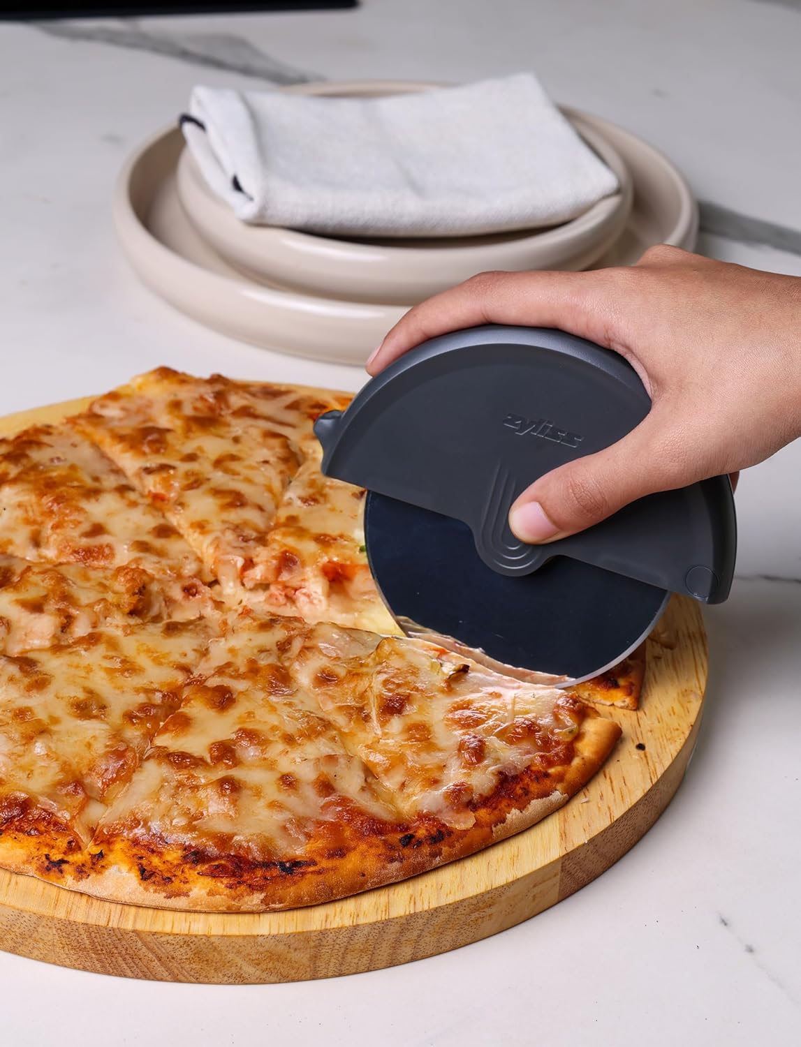 Zyliss Pizza Wheel – Palm Held