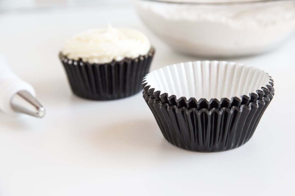 Fox Run Black Foil Baking Cups, Set of 32