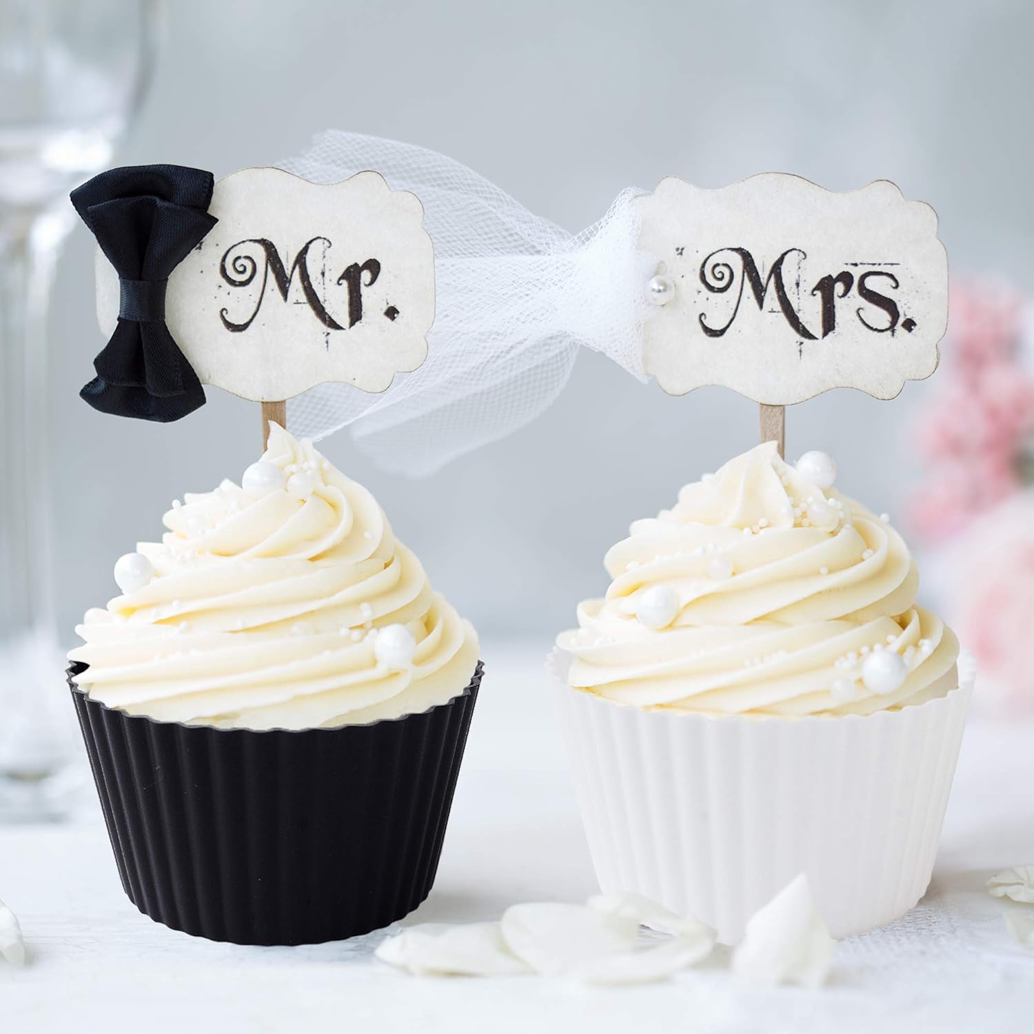 Bakelicious Black & White Scalloped Silicone Baking Cups Set of 12