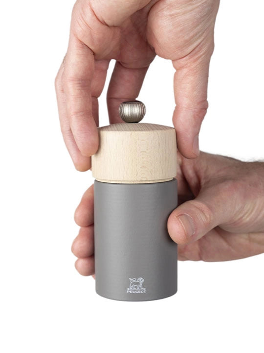 Peugeot Boreal Manual Pepper Mill – Rock Grey Beechwood – 12 cm