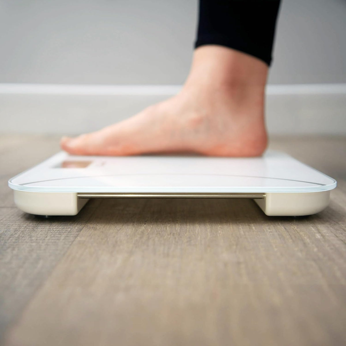 Escali Kinetic Bathroom Scale – White
