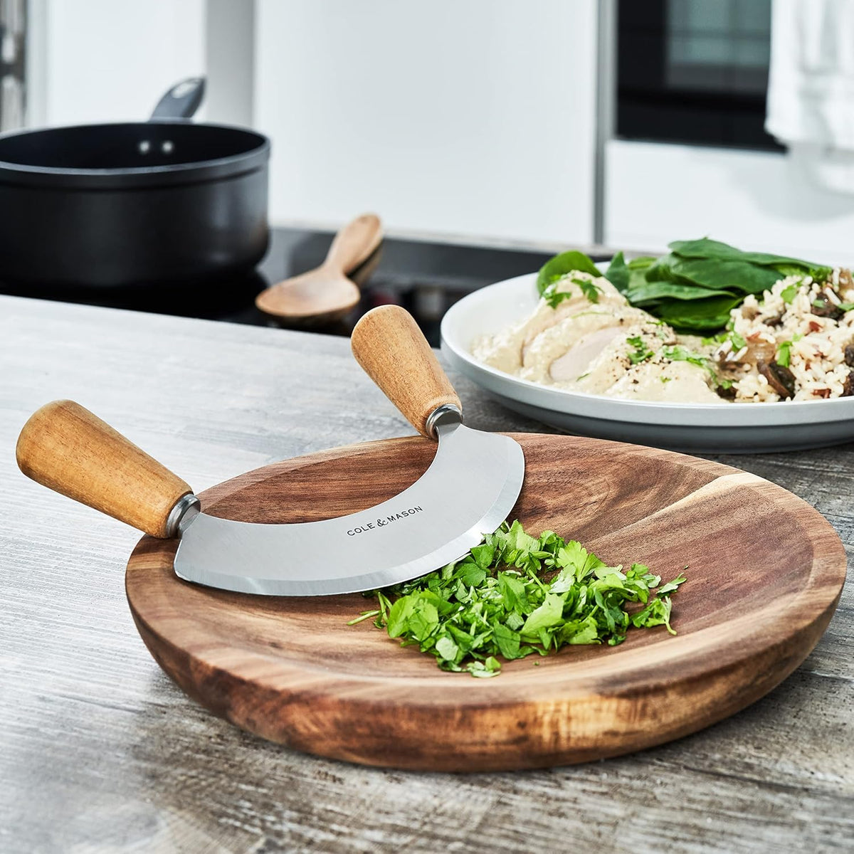 Cole & Mason Ashden Mezzaluna with Acacia Board – Ø 9.5" / 24.1 cm