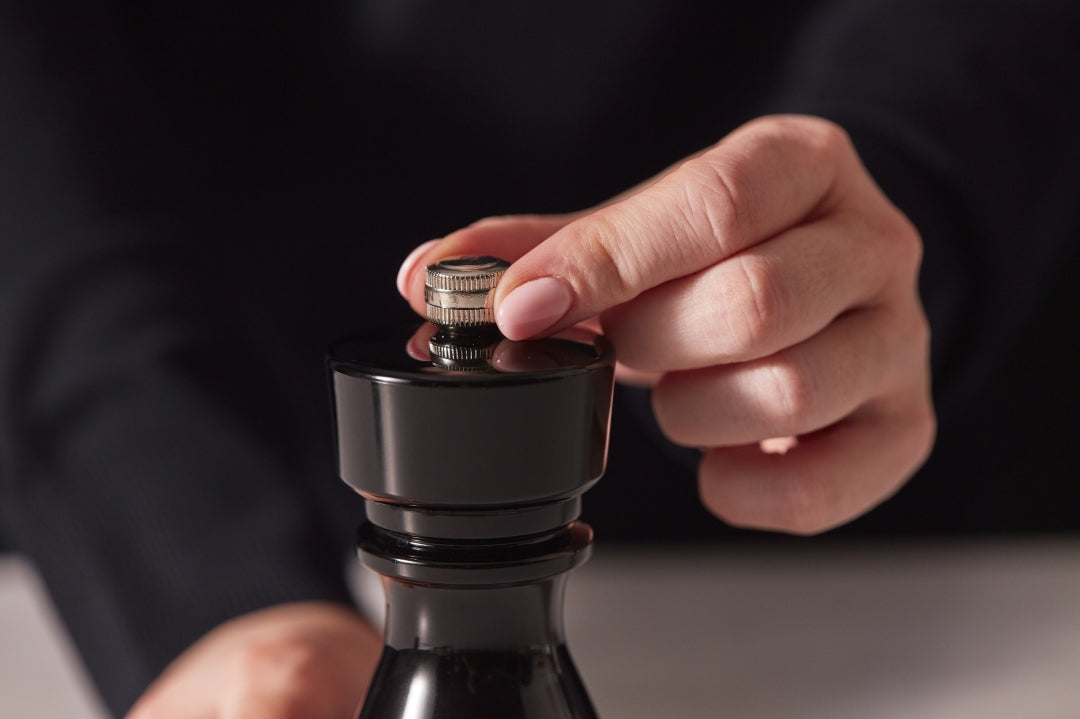 Cole & Mason London Salt & Pepper Mill Gift Set – Black Acrylic