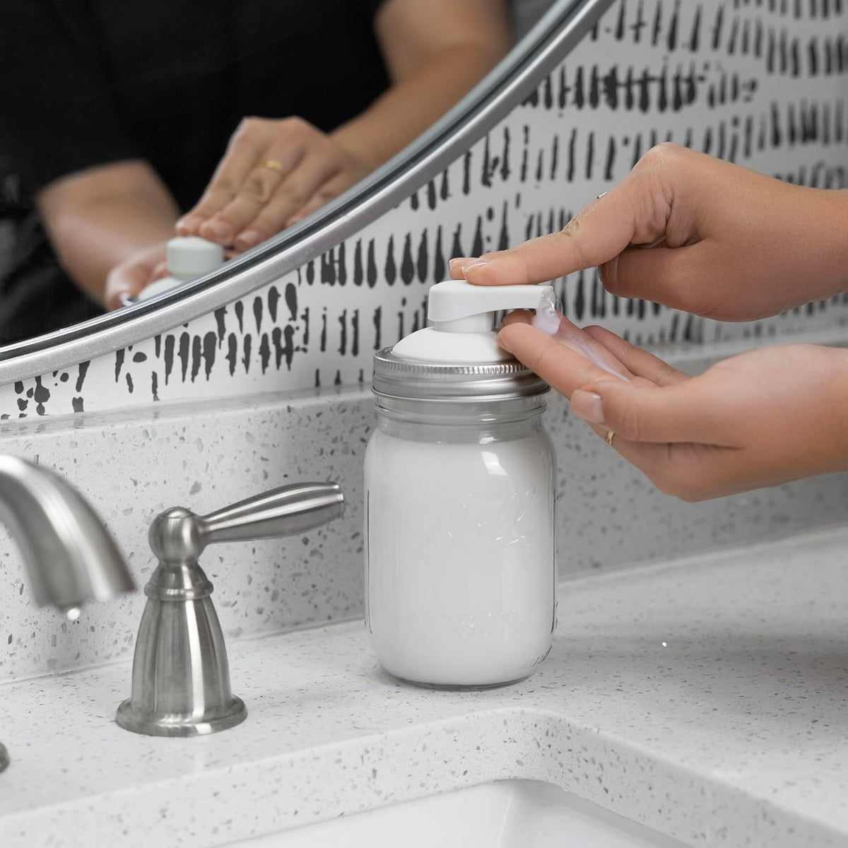 Jarware White Foam Soap Pump