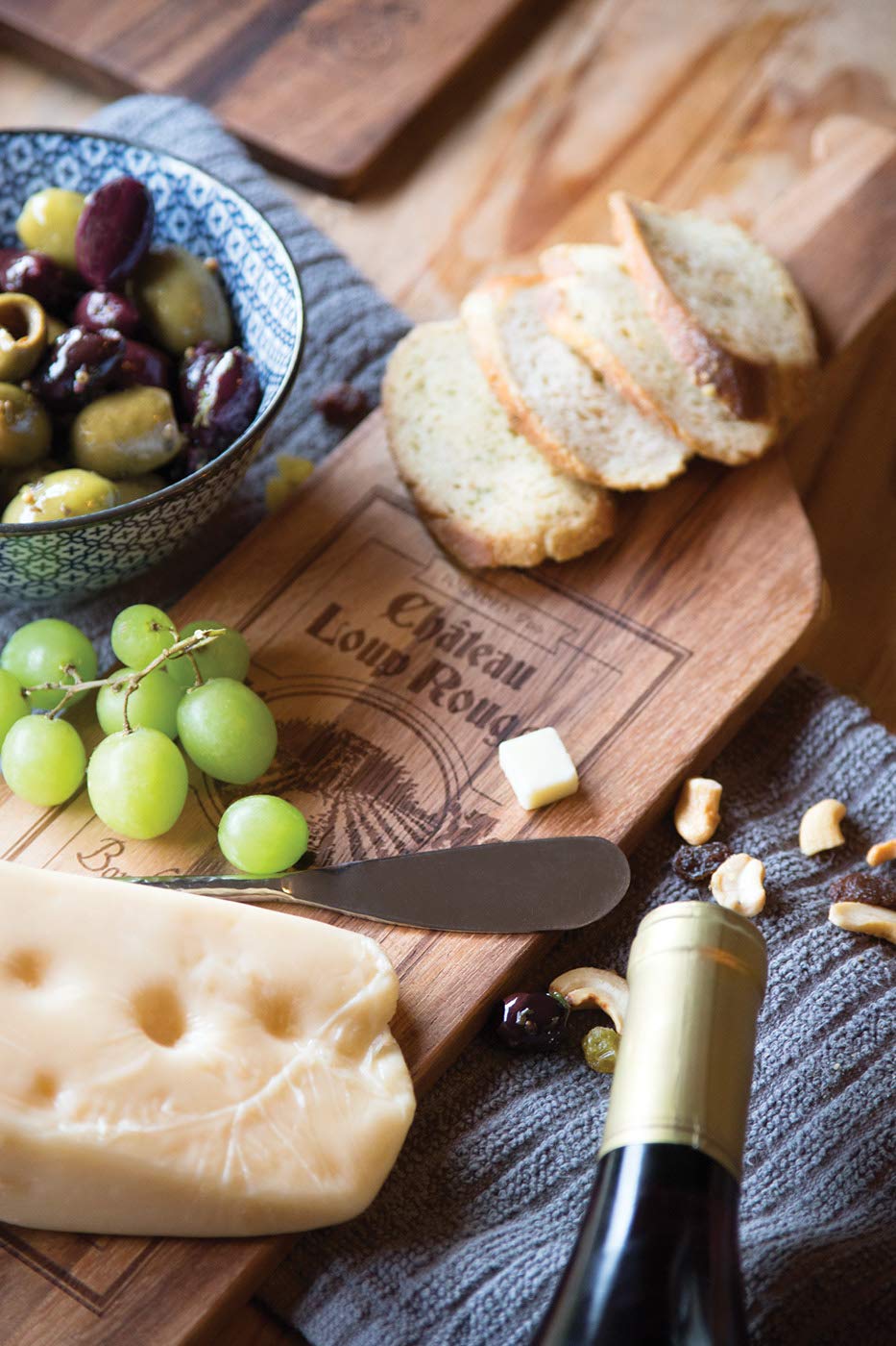 Bordeaux Wine Bottle Cutting Board – Engraved
