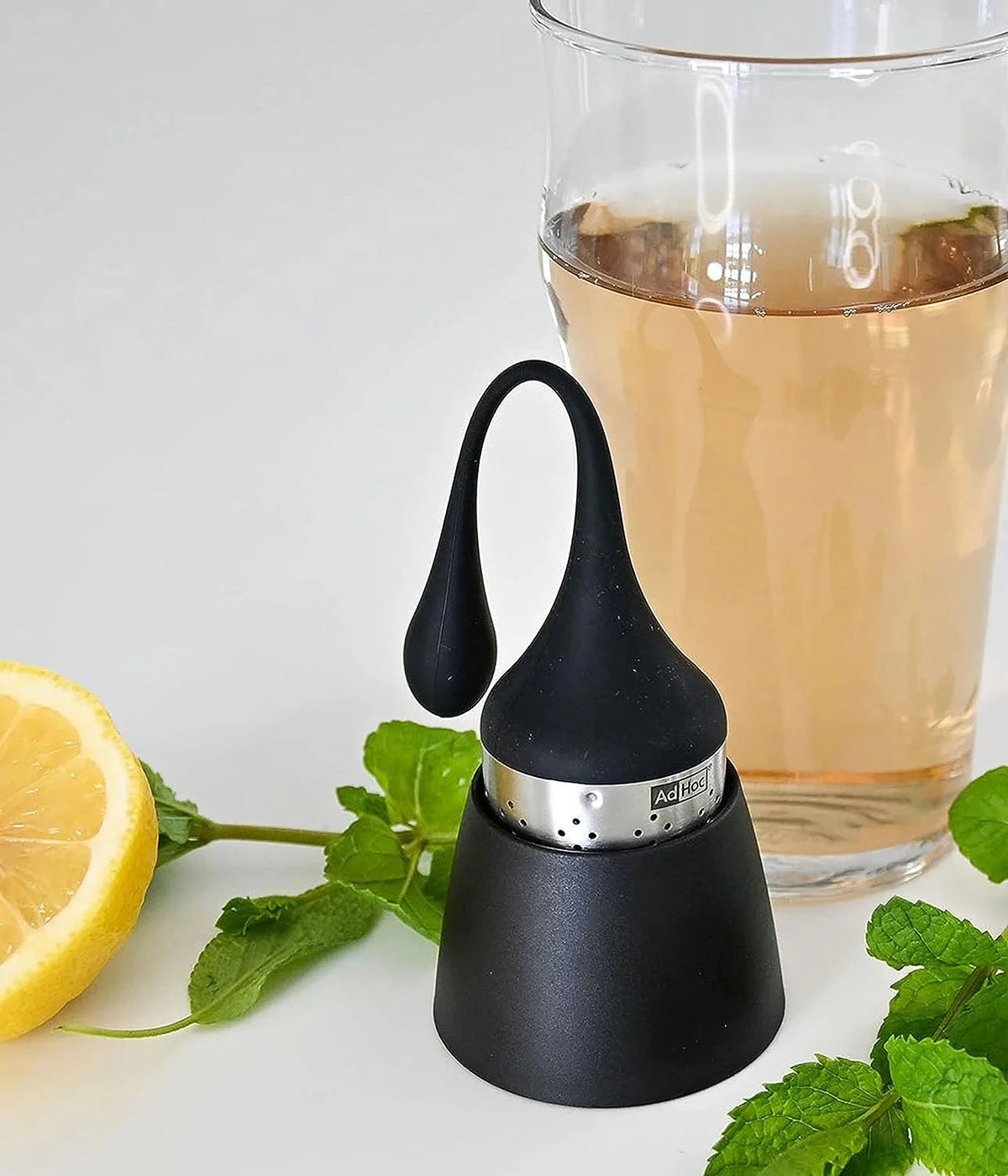 AdHoc Hangtea Tea Infuser – Black by Kitchen Niche