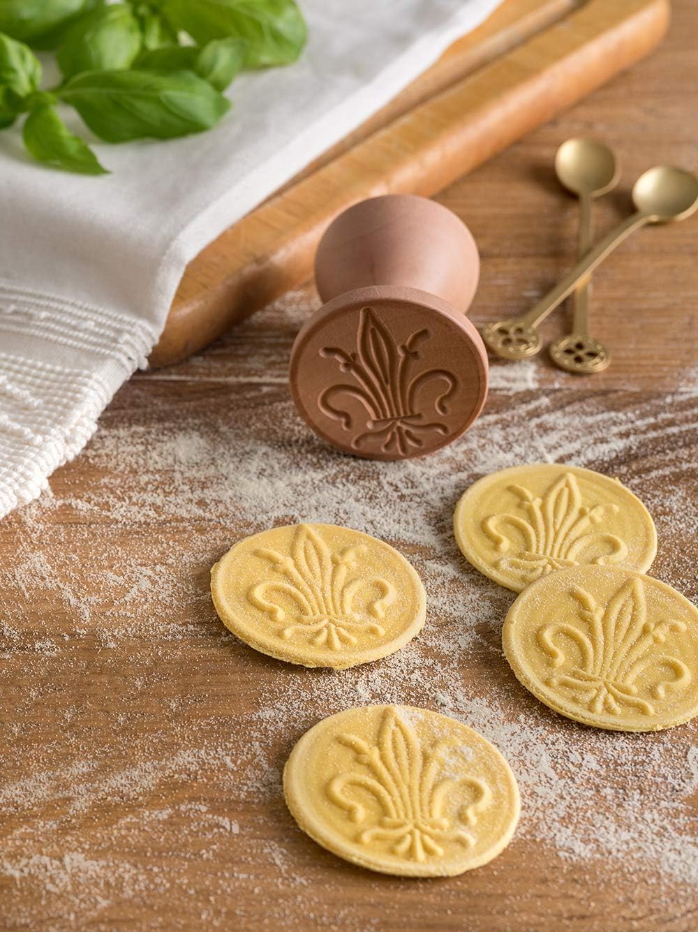 Marcato Corzetto Stamp – Lily Design Wooden Decorative Cutter