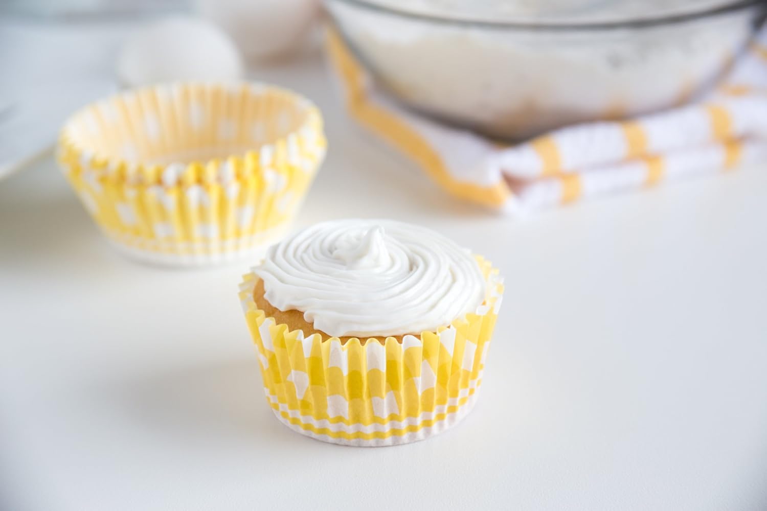 Fox Run Yellow Gingham Bunny Baking Cup Set of 50